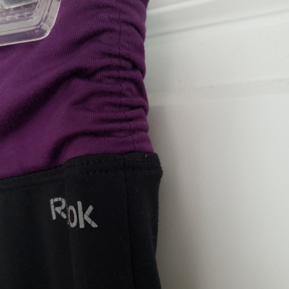 EUC Reebok Yoga Capris - Picture 2 of 4